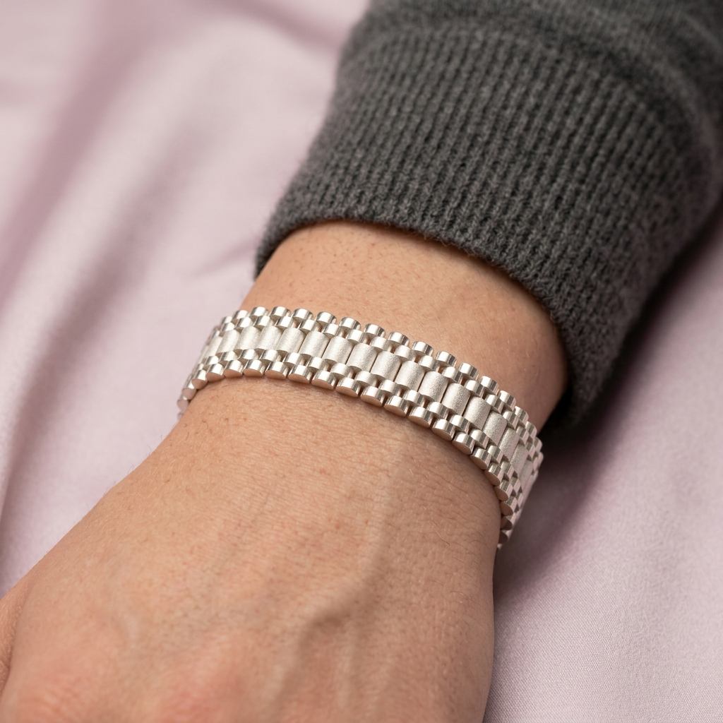 Pulsera de Plata .925 Estilo Hueco Tejido Especial Ensamblado con Tonos Centrales Mate en Diseño Fino mod. 2651