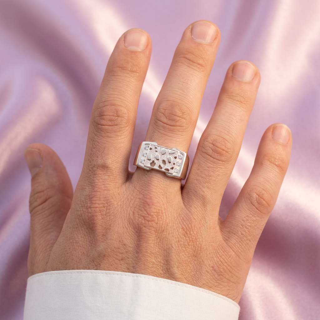 Anillo de Plata .925 con Diseño Barroco Detallado con Zirconias mod. 2578