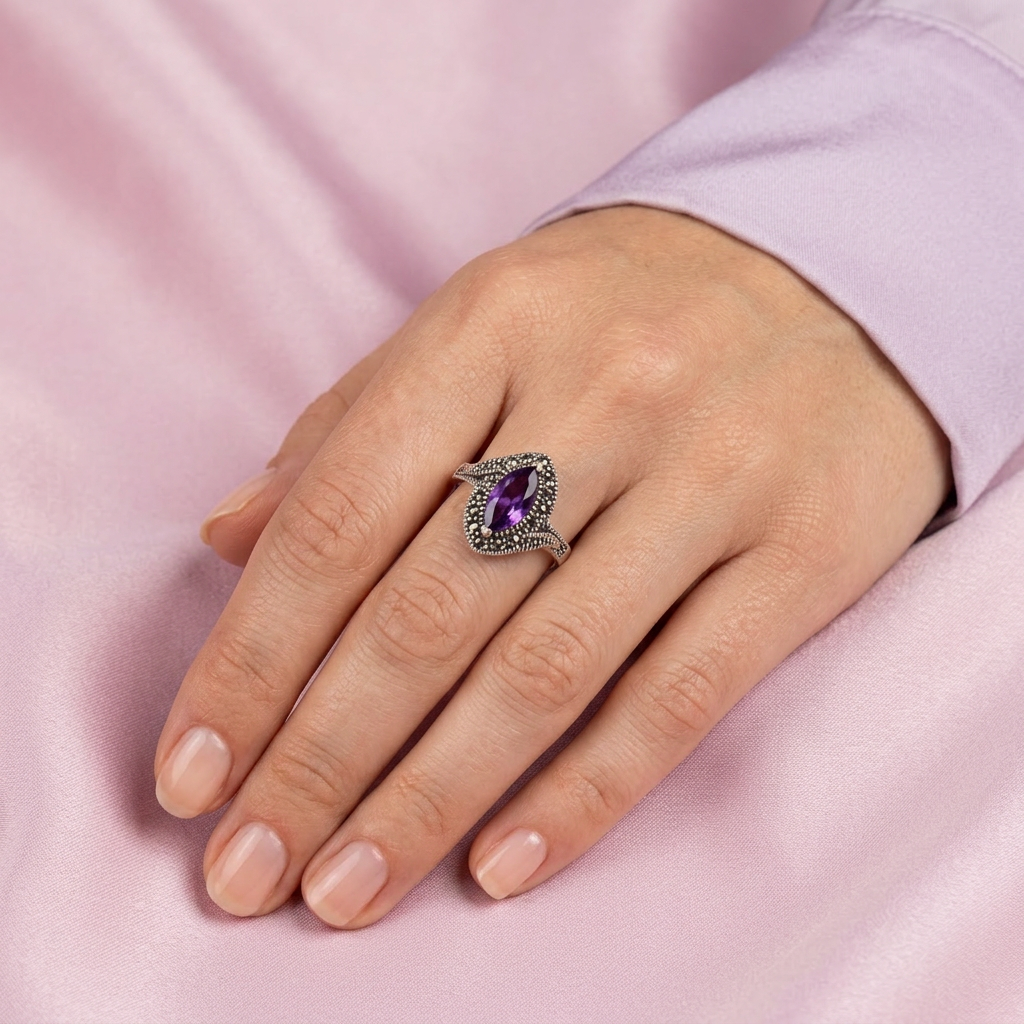 Anillo de Plata .925 Corte Marquesa de Zirconia Morada mod. 2256