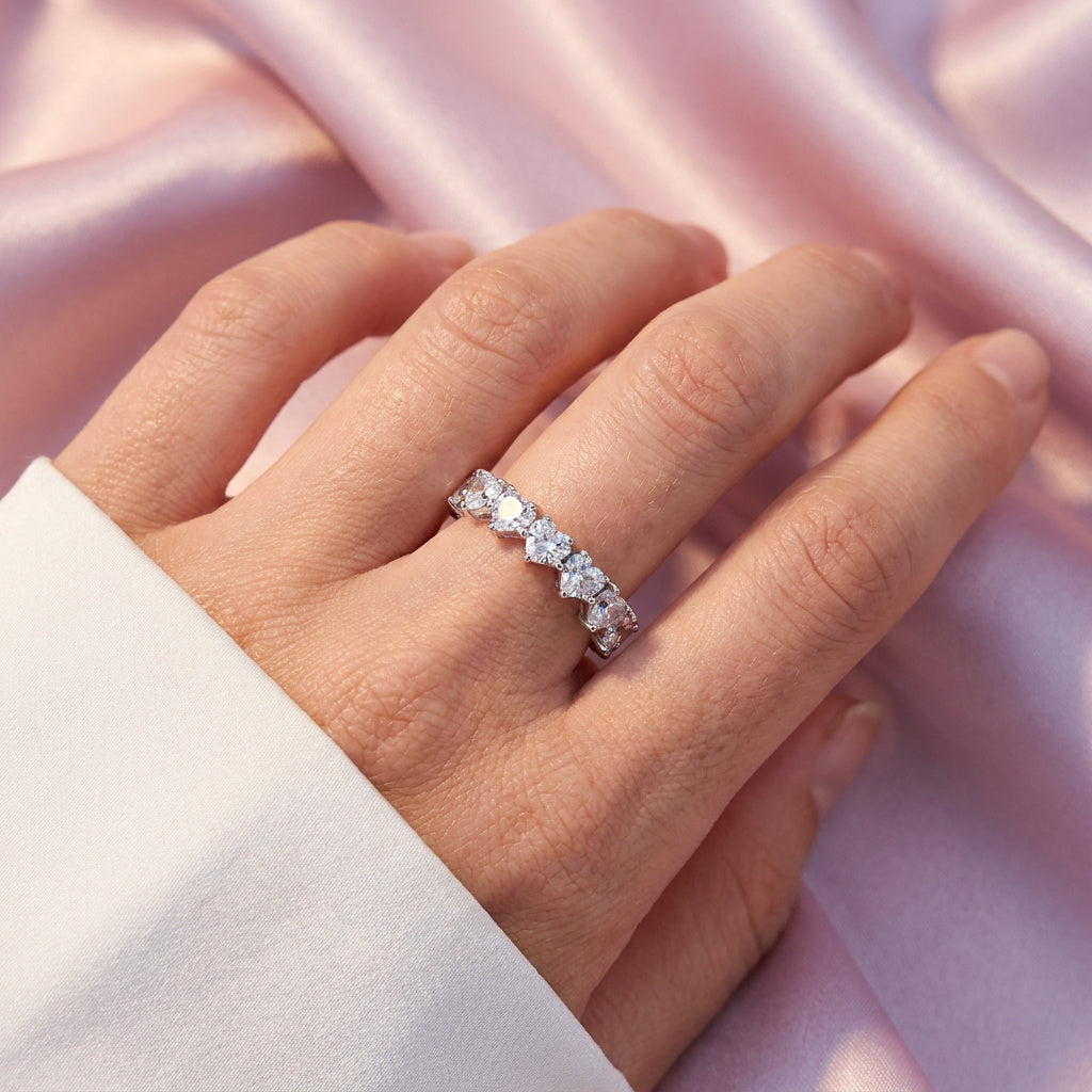 Anillo de Plata .925 Cintillo de Corazones mod. 2363