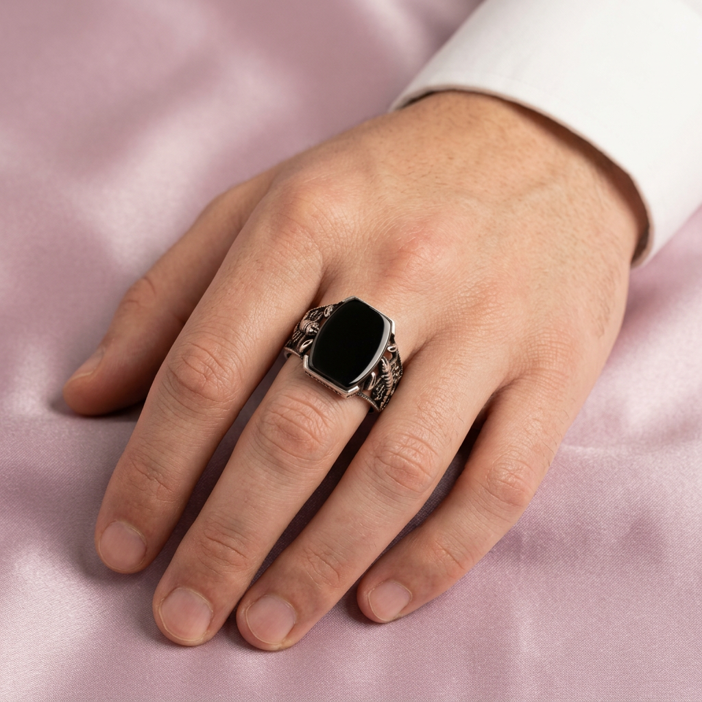 Anillo de Plata .925 Diseño Especial con Alacrán y Onix mod. 2844