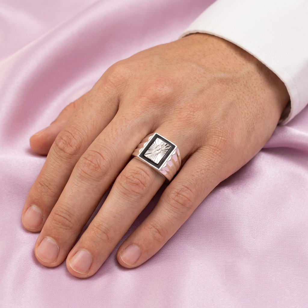 Anillo de Plata .925 San Judas en Bisel Oscuro con Fondo Diamantado mod. 2576