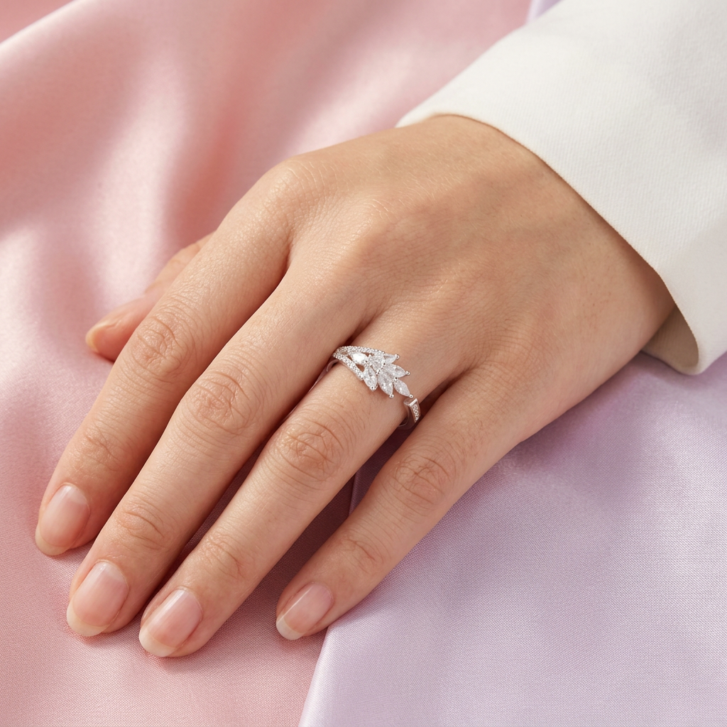 Anillo de Plata .925 con Diseño Espiga y  Zirconia mod. 3094