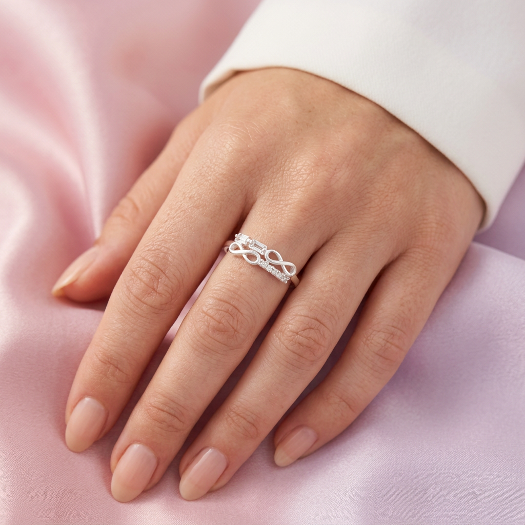 Anillo de Plata .925 con Diseño Doble Infinito y Zirconia mod. 3097