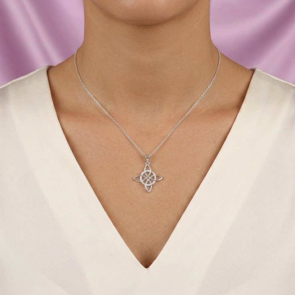 Dije de Plata .925 Nudo de Bruja con Zirconias mod. 2526