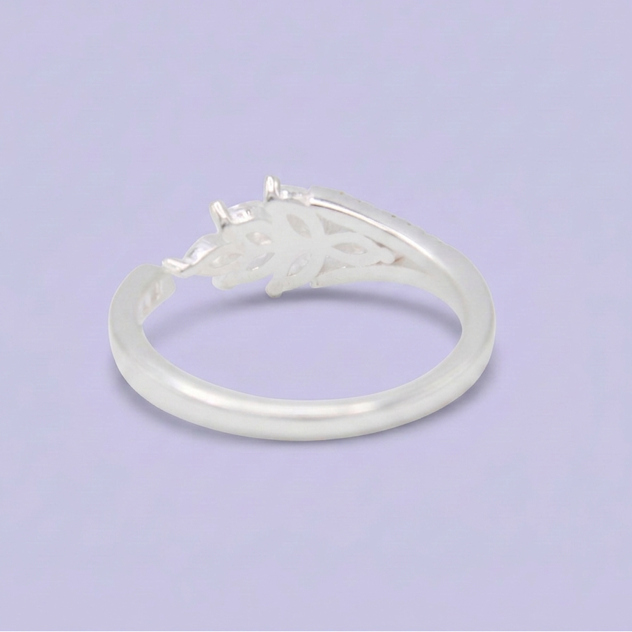 Anillo de Plata .925 con Diseño Espiga y  Zirconia mod. 3094