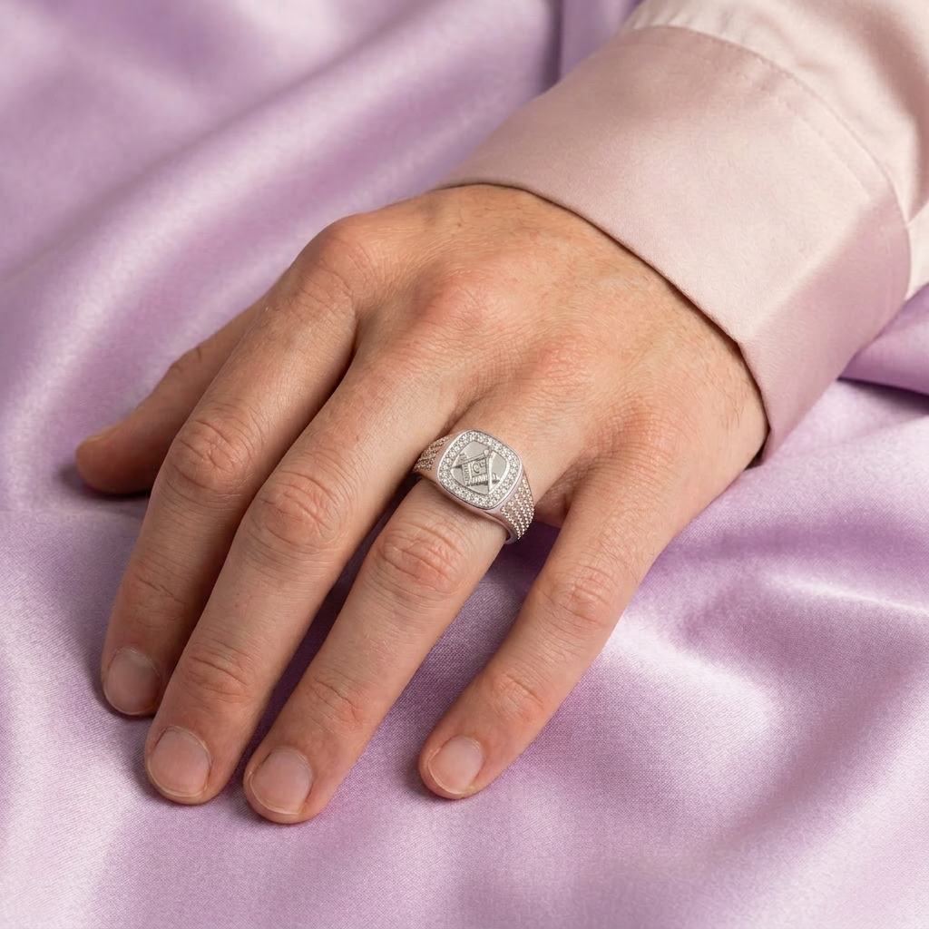 Anillo de Plata .925 Compas y Escuadra con Incrustación de Zirconias mod. 2665
