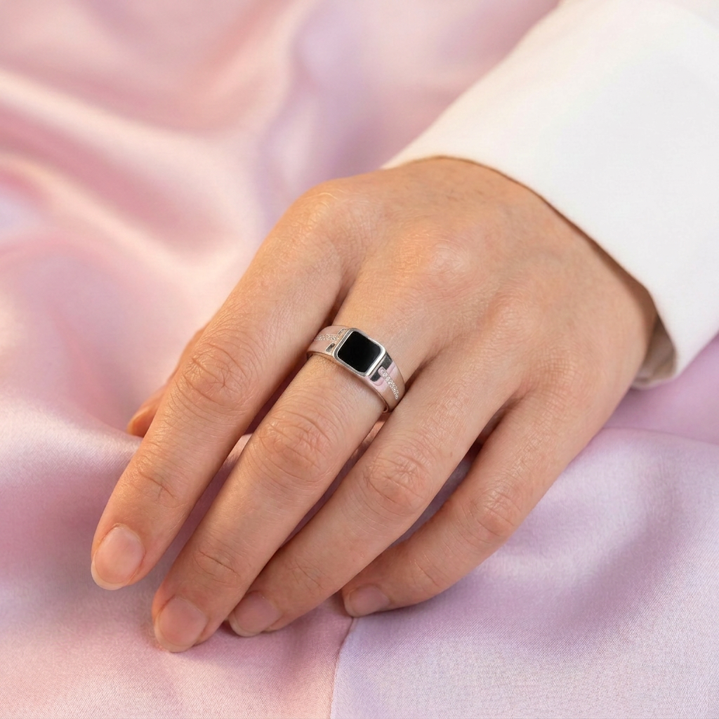 Anillo de Plata .925 Diseño Brillante con Onix y Zirconias mod. 2670