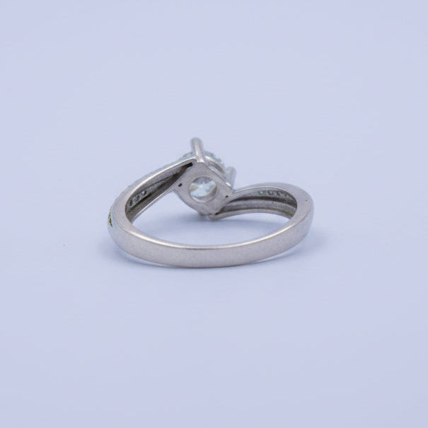 Anillo Solitario de Plata .925 con Diseño Cruzado y Zirconia Brillante mod. 1499