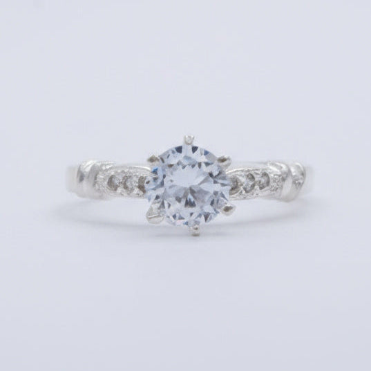 Anillo Solitario de Plata .925 con Zirconia Central y Laterales mod. 1502