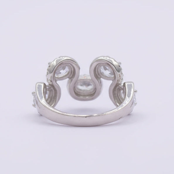 Anillo de Plata .925 con Diseño en Forma de S Incrustado de Zirconias mod. 1495