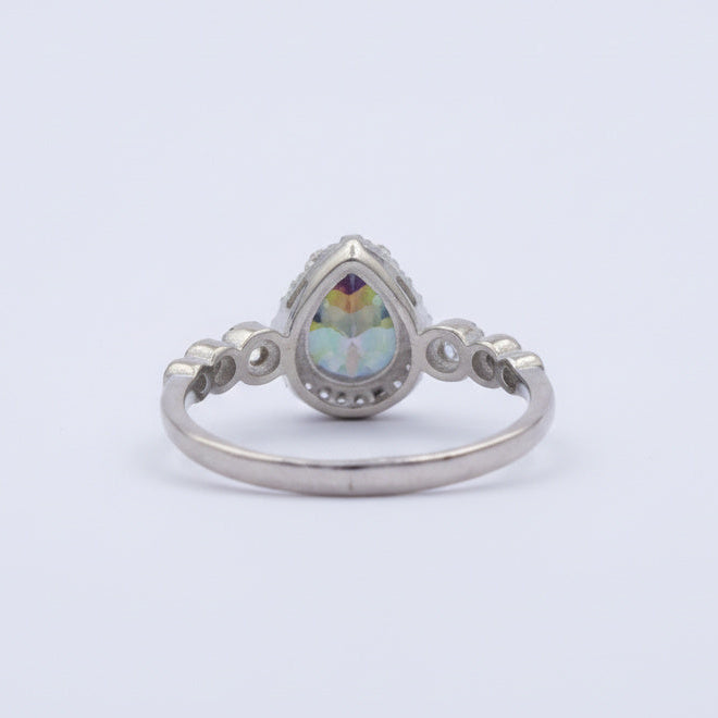 Anillo de Plata .925 con Diseño en Forma de Gota Incrustado de Zirconias mod. 1491