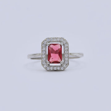Anillo de Plata .925 con Diseño en Forma Cuadrada Incrustado de Zirconia mod. 1501