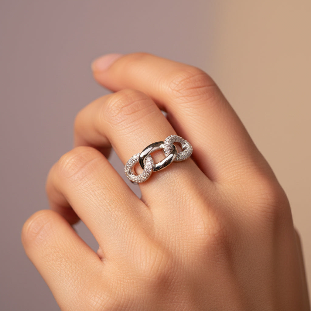 Anillo de Plata .925 con Diseño Entrelazado con Zirconias mod. 1488