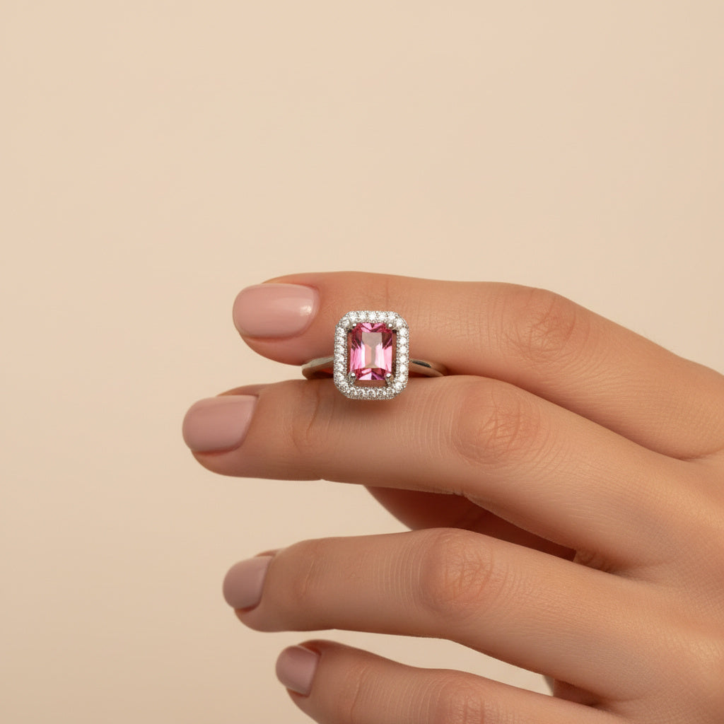 Anillo de Plata .925 con Diseño en Forma Cuadrada Incrustado de Zirconia mod. 1501