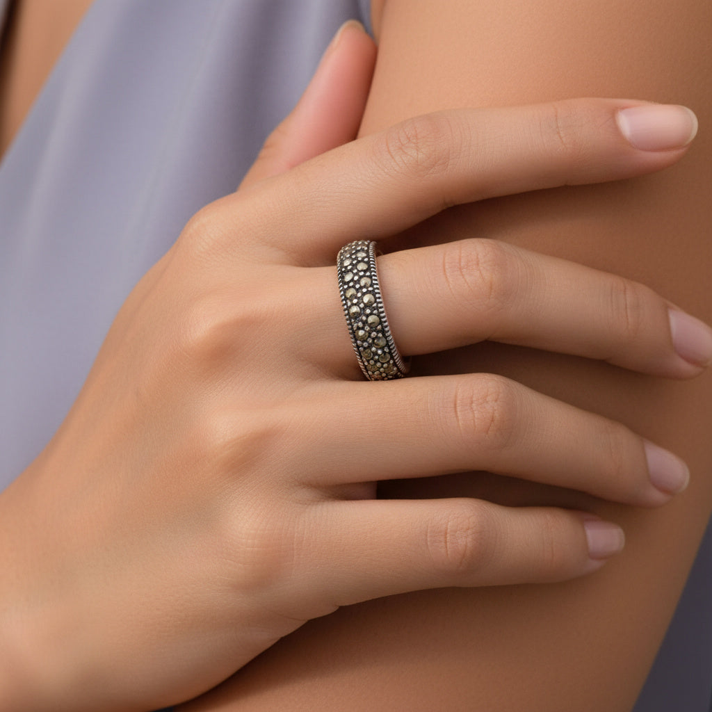 Anillo de Plata .925 con Incrustación de Marquesitas mod. 1380