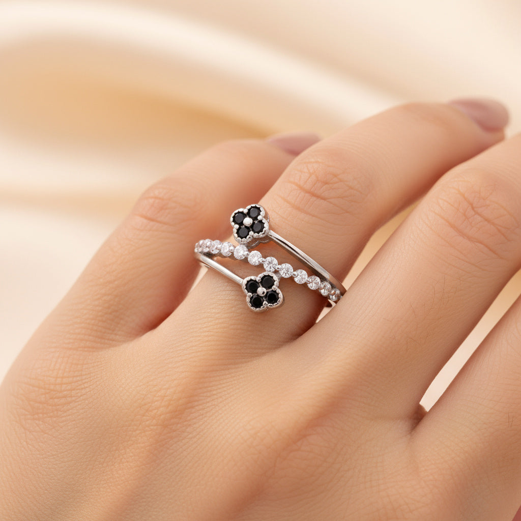 Anillo de Plata .925 Trébol Cruzado con Zirconias mod. 1397