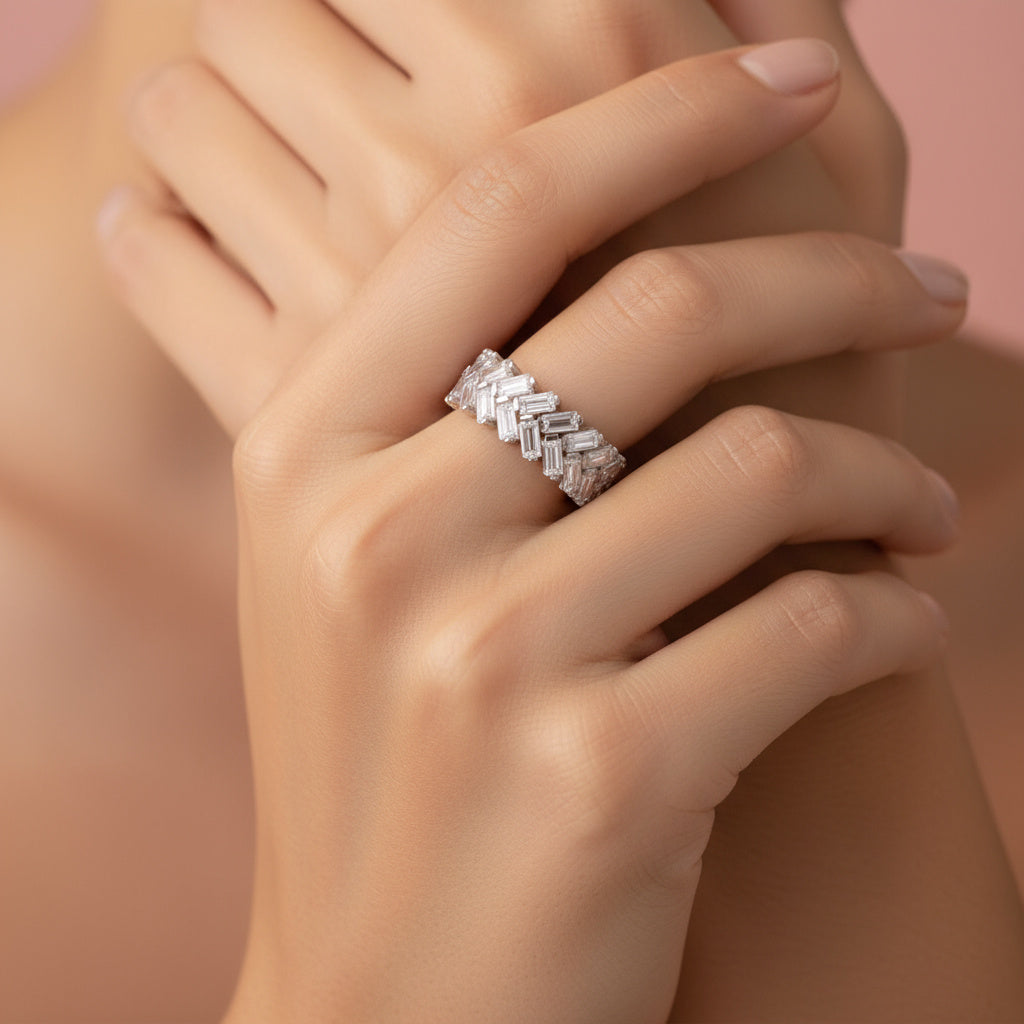 Anillo de Plata .925 Churumbela con Zirconias de Corte Baguette Estilo Grueso mod. 1364