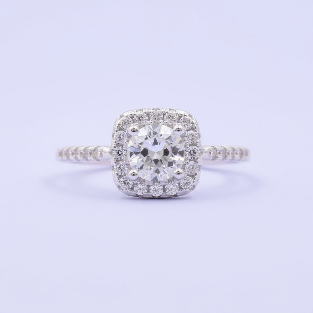 Anillo Solitario de Plata .925 Incrustado con Zirconia Brillante Cuadrada y Zirconias Finas mod. 1142