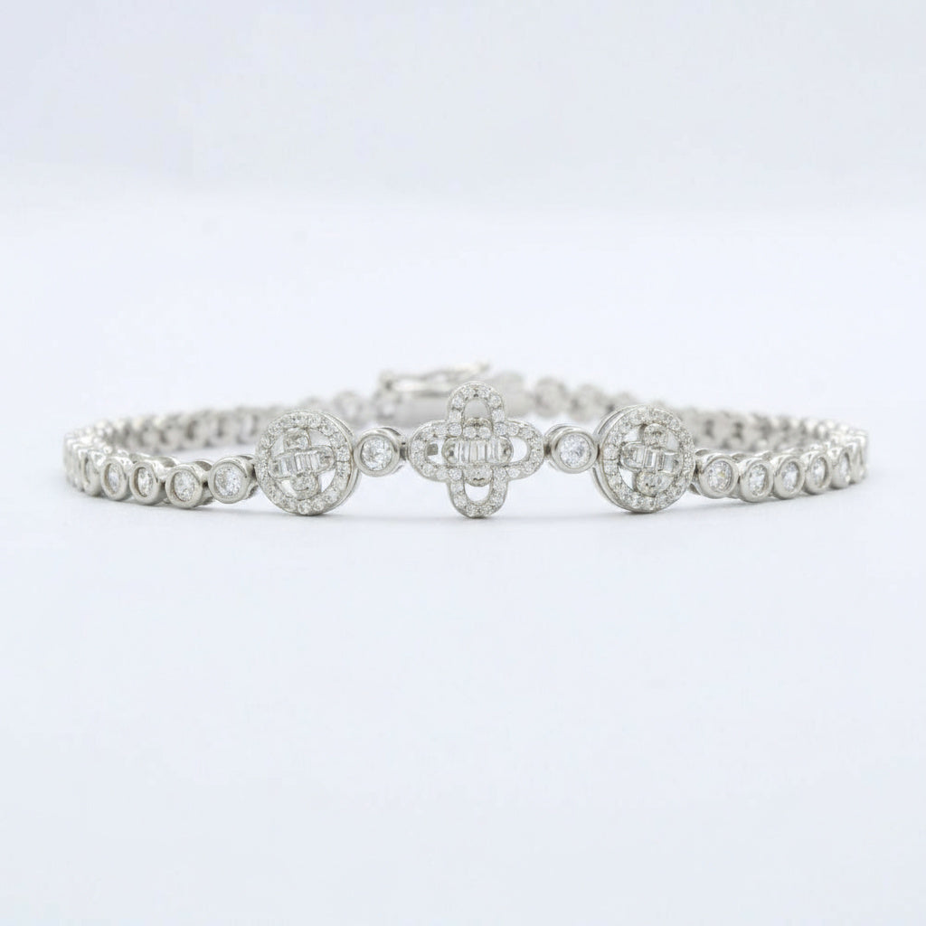 Pulsera de Plata .925 Diseño de Tréboles Central con Incrustación de Zirconias mod. 1475