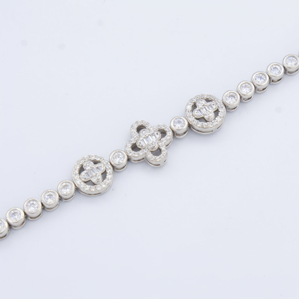 Pulsera de Plata .925 Diseño de Tréboles Central con Incrustación de Zirconias mod. 1475