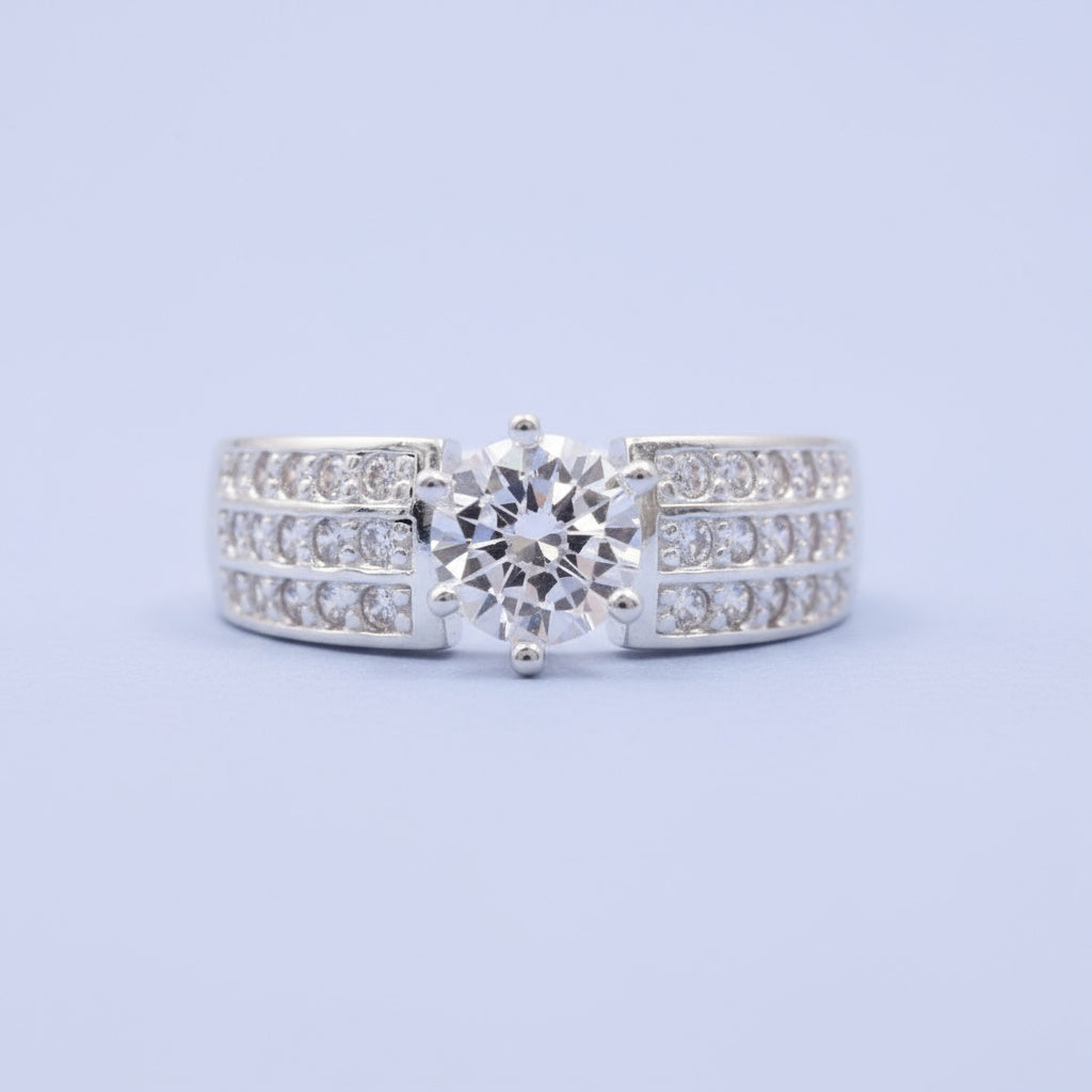 Anillo Solitario de Plata .925 Diseño Grueso Incrustado con Zirconias mod. 1150