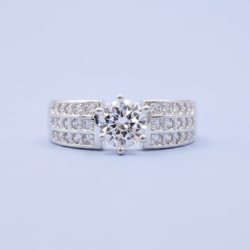Anillo Solitario de Plata .925 Diseño Grueso Incrustado con Zirconias mod. 1150
