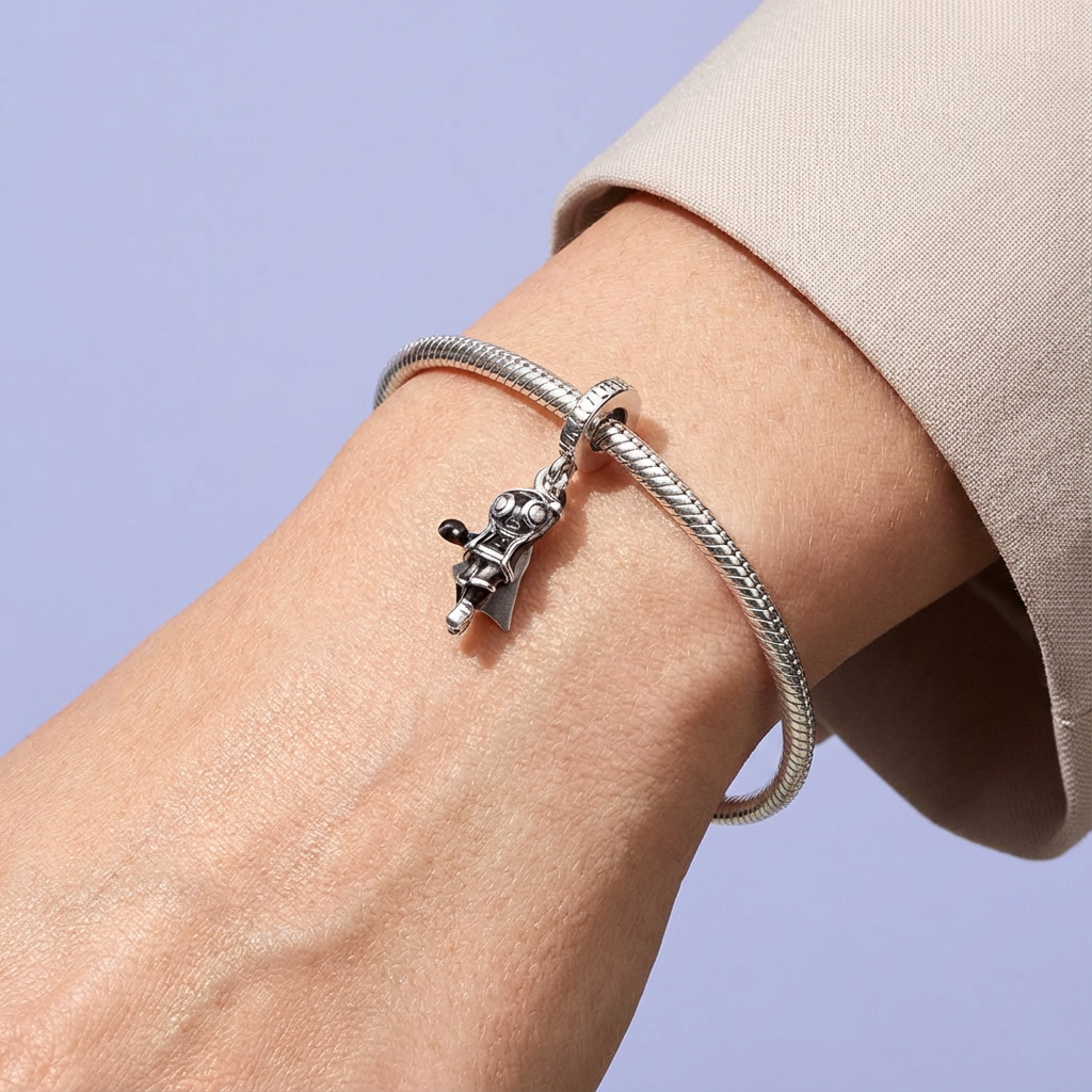Dije de Plata .925 Estilo Charm Diseño de Hombre Araña  mod. 1752