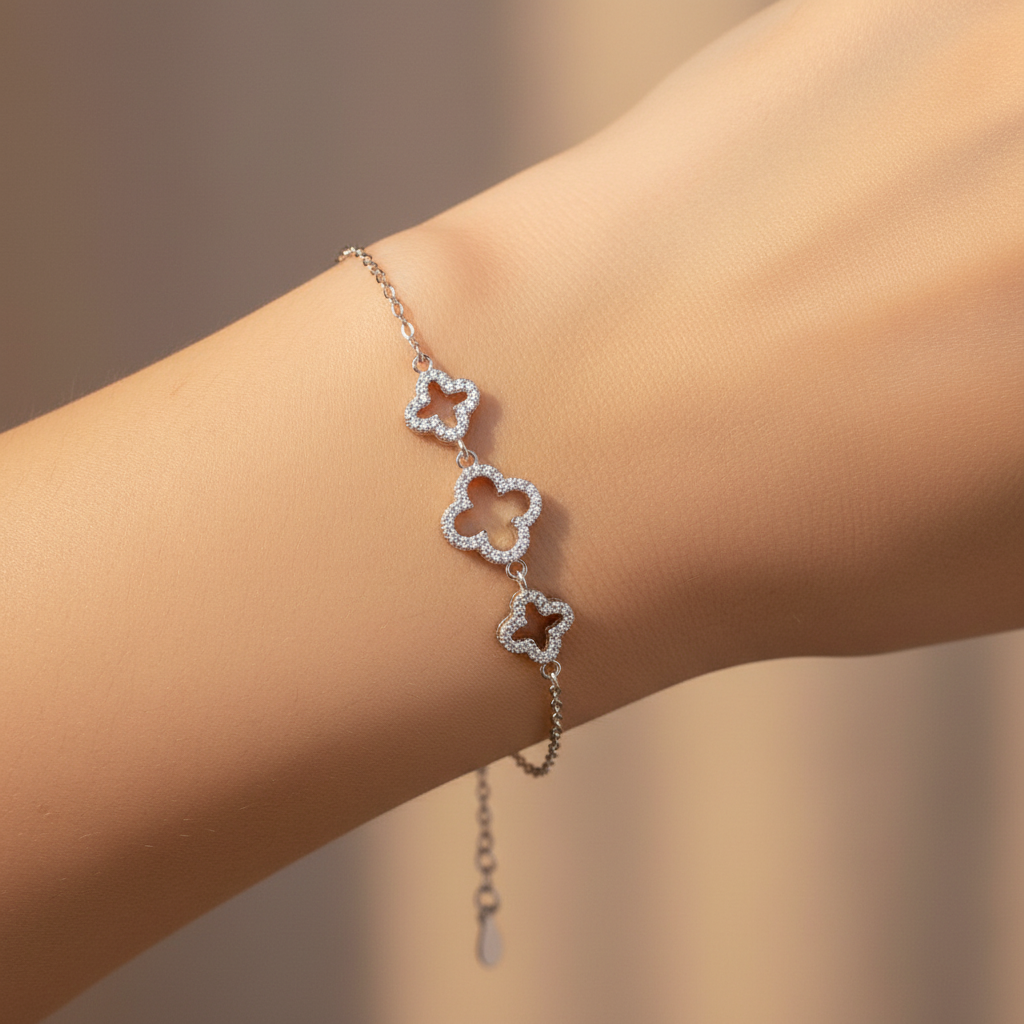 Pulsera de Plata .925 Diseño de Trébol con Zirconias. 1537