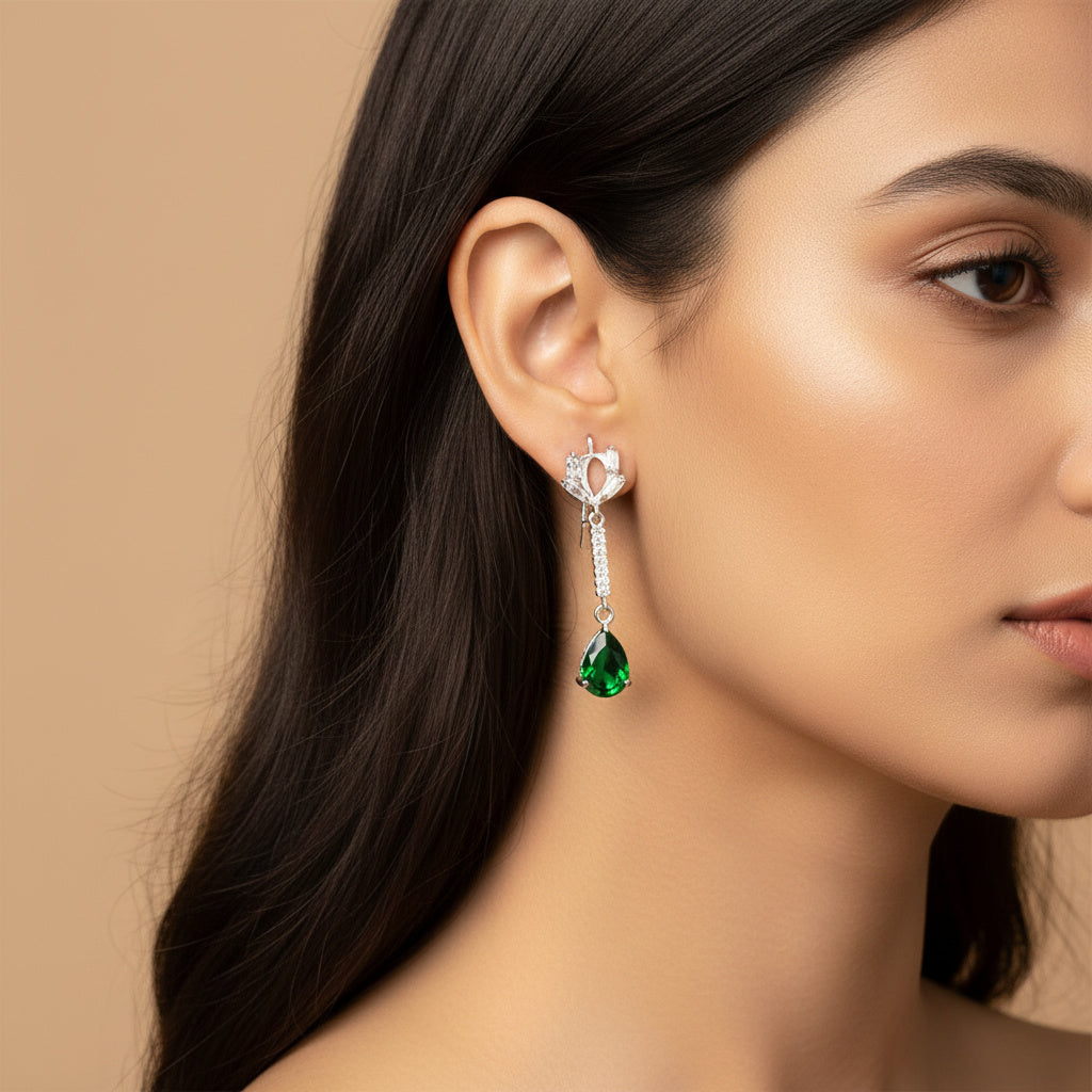 Arete Largo de Plata .925 con Diseño Elegante Incrustado de Zirconias en Forma de Gota mod. 1591