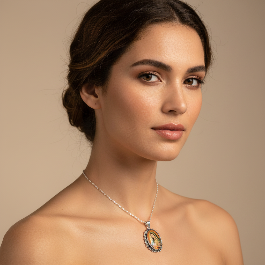 Medalla de Plata .925 con Imagen de la Virgen Guadalupe con Bisel Rodizado  mod. 1585