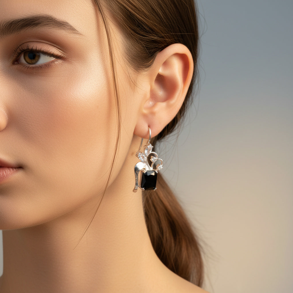 Arete Largo de Plata .925 con Diseño Elegante Incrustado de Zirconias y Ónix mod. 1589