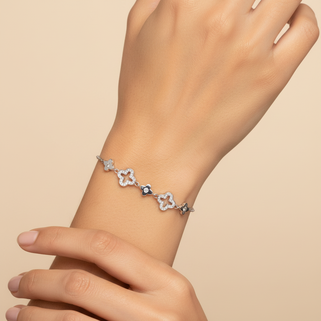 Pulsera de Plata .925 Diseño de Tréboles Lisos y Calados con Zirconias mod. 1533