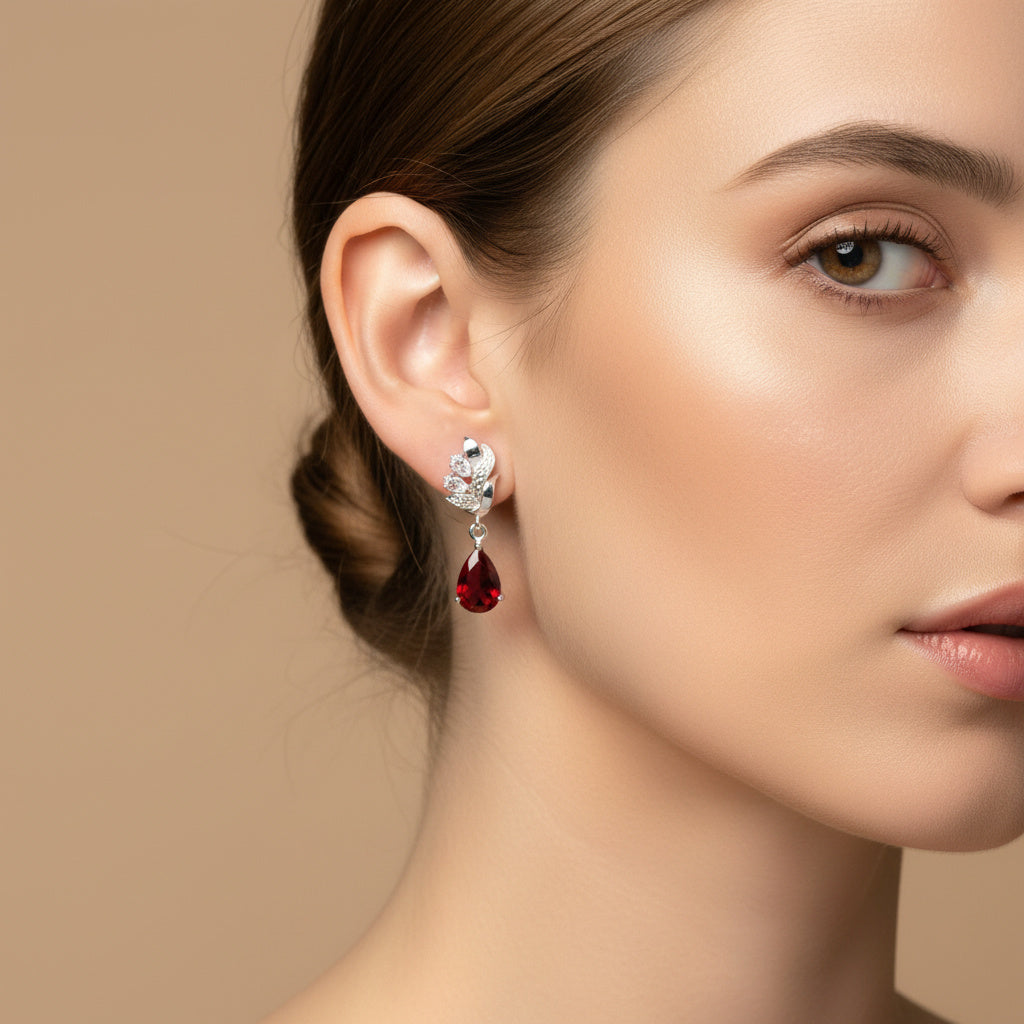 Arete Largo de Plata .925 con Diseño Especial Incrustado de Zirconias mod. 1598