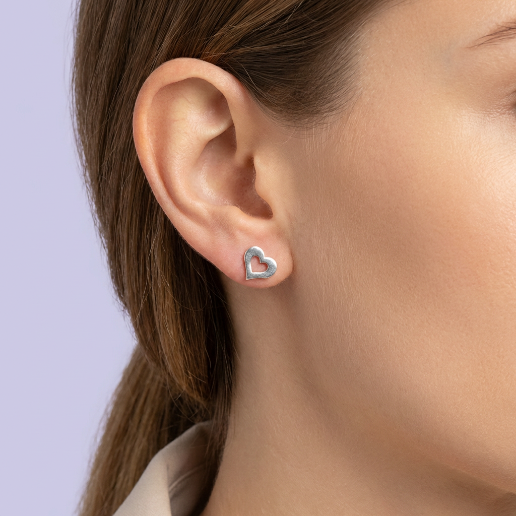 Arete de Plata .925 con Diseño de Corazón Plano mod. 1924