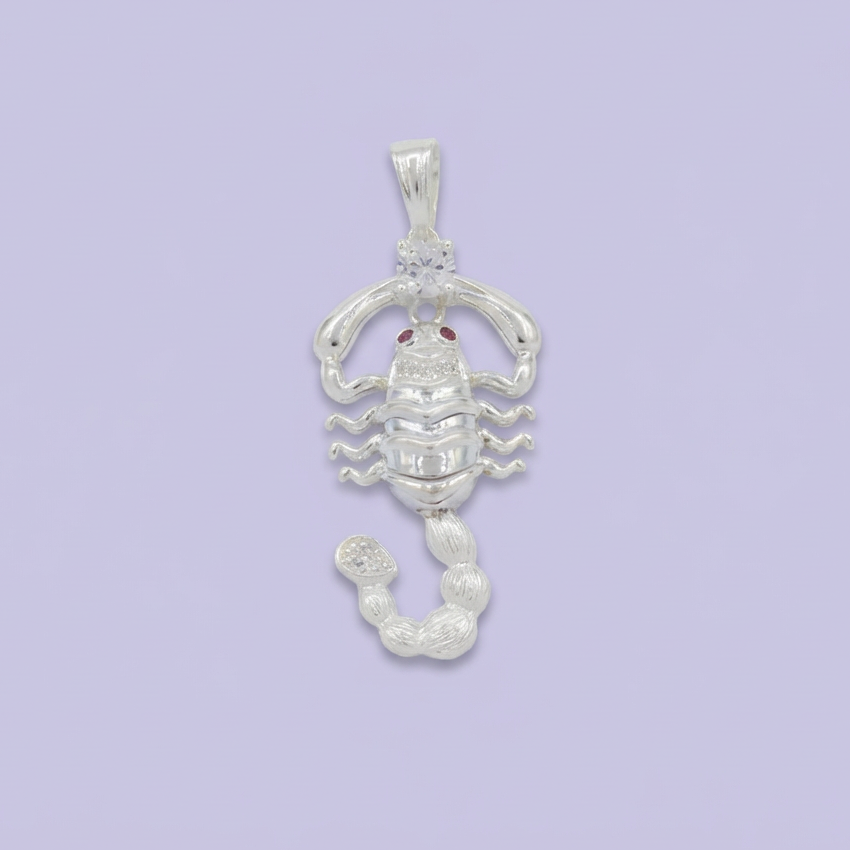 Dije de Plata .925 con Diseño de Escorpión Incrustado de Zirconias Brillantes mod. 1790