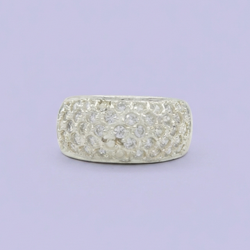 Anillo de Plata .925 con Diseño Glamoroso Incrustado de Zirconias mod. 1823