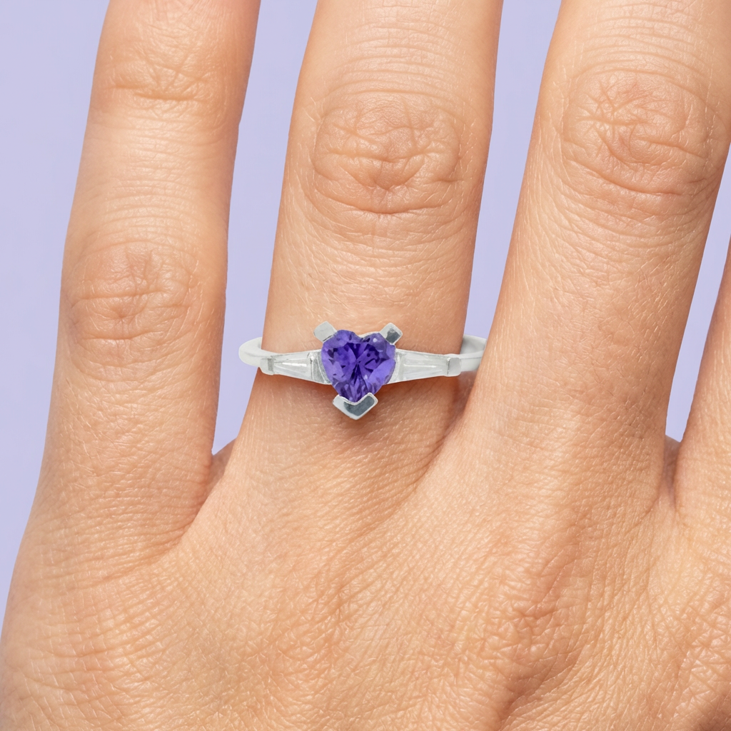 Anillo de Plata .925 con Diseño de Corazón Incrustado de Zirconia Finas mod. 1866