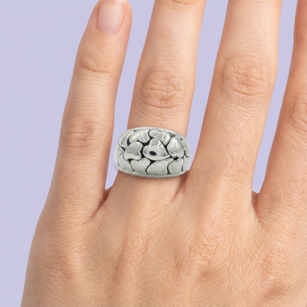 Anillo de Plata .925 con Diseño de Corazones Lisos mod. 1820