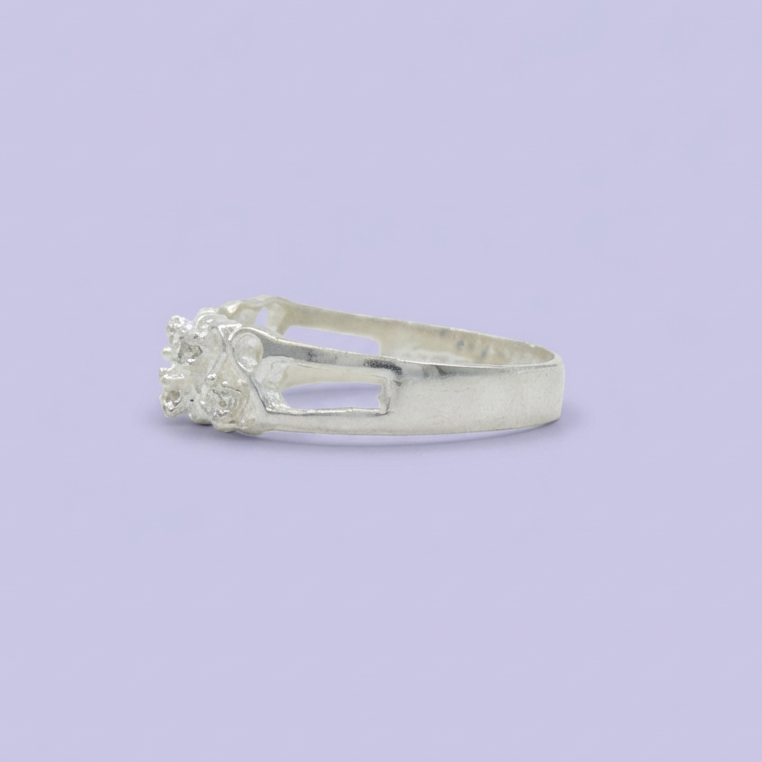 Anillo de Plata .925 con Diseño de Corazones Incrustado de Zirconias mod. 1859