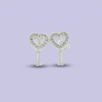 Arete de Plata .925 con Diseño de Llave con Corazón Incrustado de Zirconia Relucientes mod. 1919