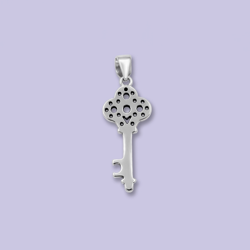 Dije de Plata .925 con Diseño de Llave Incrustada de Zirconias mod. 1807