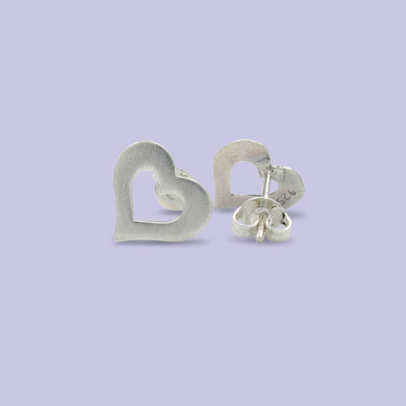 Arete de Plata .925 con Diseño de Corazón Plano mod. 1924