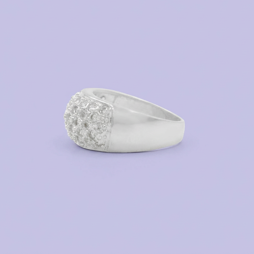 Anillo de Plata .925 con Diseño Glamoroso Incrustado de Zirconias mod. 1823