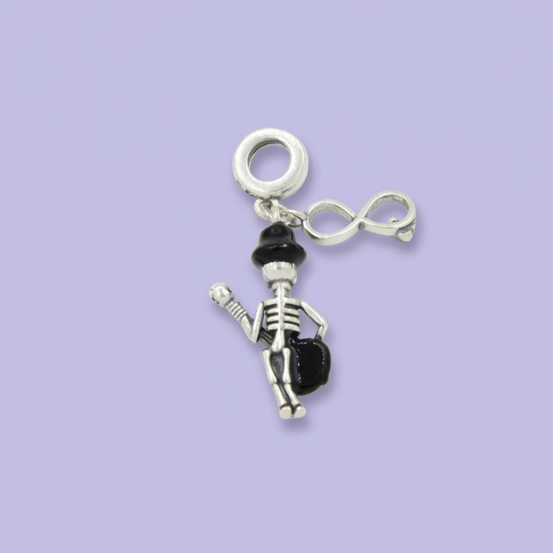 Dije de Plata .925 Estilo Charm con Diseño de Esqueleto Músico con mod. 1945