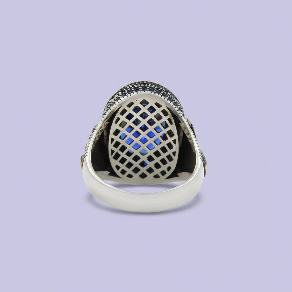 Anillo de Plata .925 con Diseño Especial con Zirconia Azul Rey de Corte Fino mod. 1988