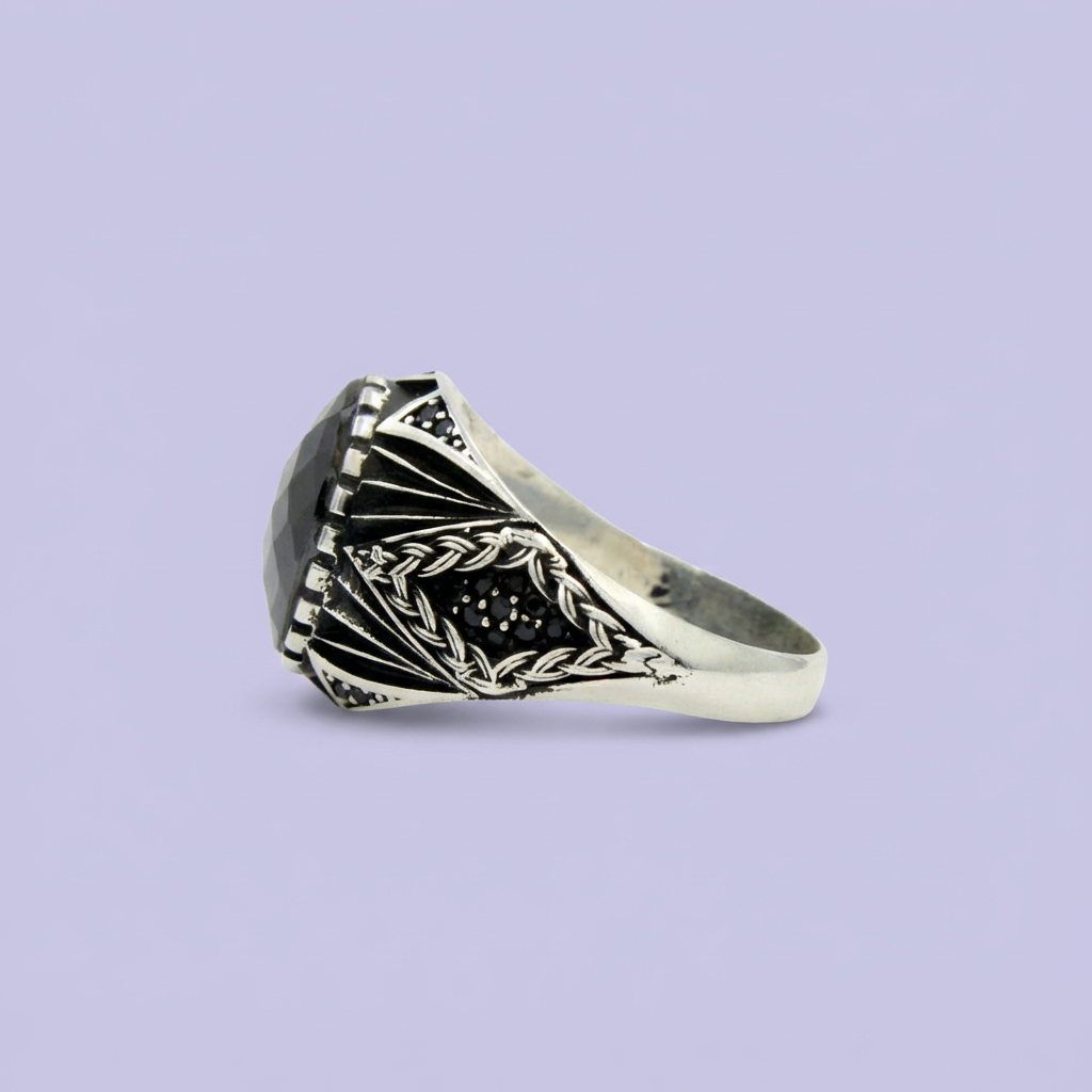 Anillo de Plata .925 con Diseño Oval Incrustado de Ónix mod. 1985