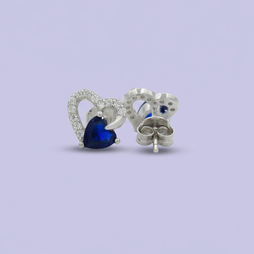Arete de Plata .925 con Diseño de Corazón con Zirconia Relucientes mod. 1930