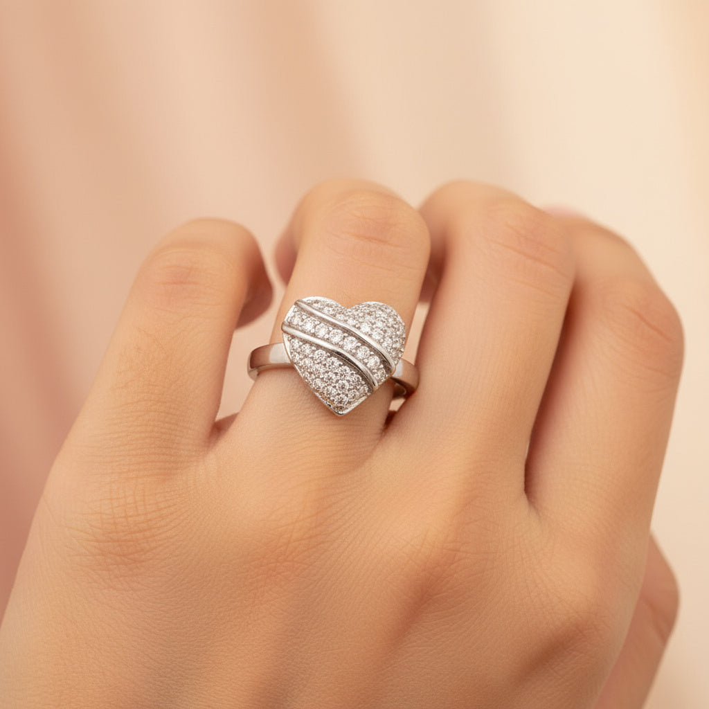 Anillo Solitario de Plata .925 Diseño Corazón con Zirconias Cruzadas mod. 1406