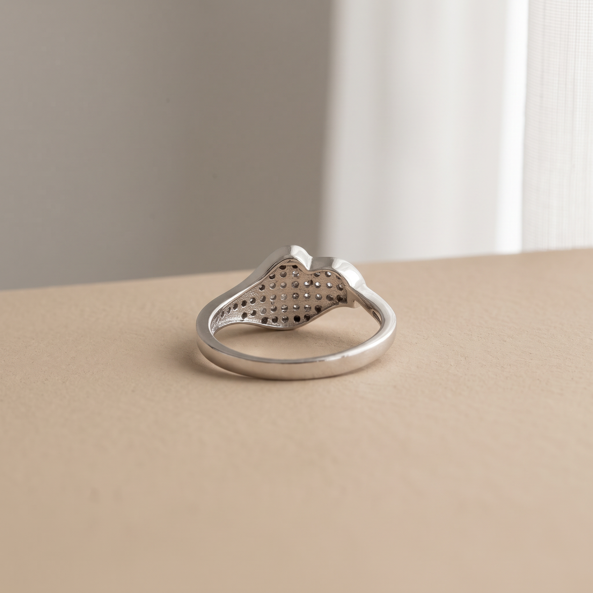 Anillo de Plata. 925 con Diseño de Hoja Fina con Zirconia mod.3260